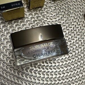 CHANEL sublimage concealer